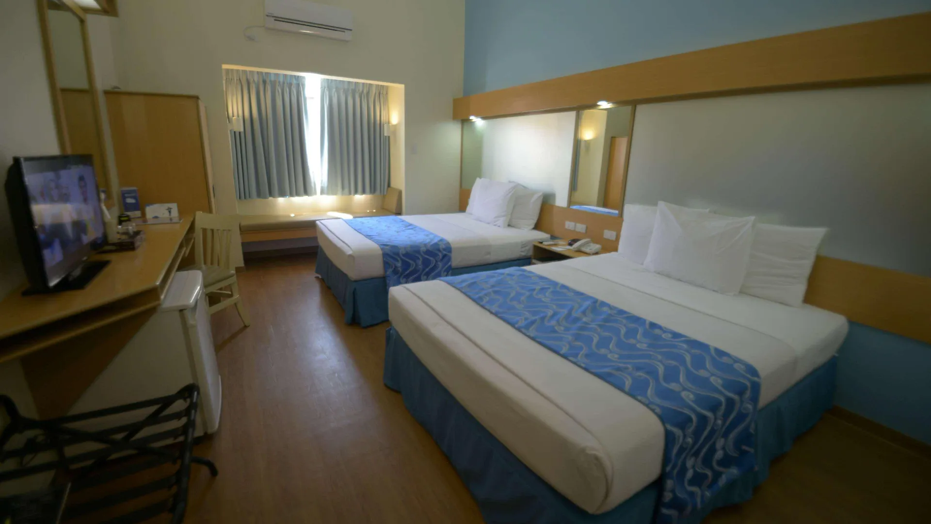 Hotel Microtel By Wyndham Davao
