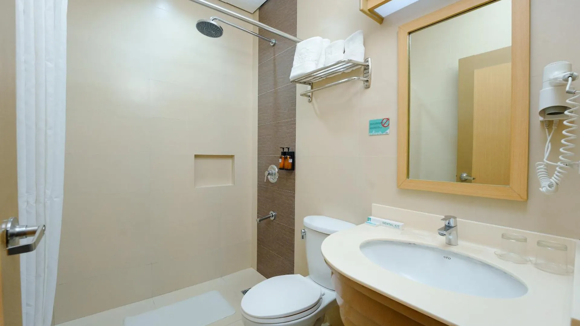 Hotel Microtel By Wyndham Davao