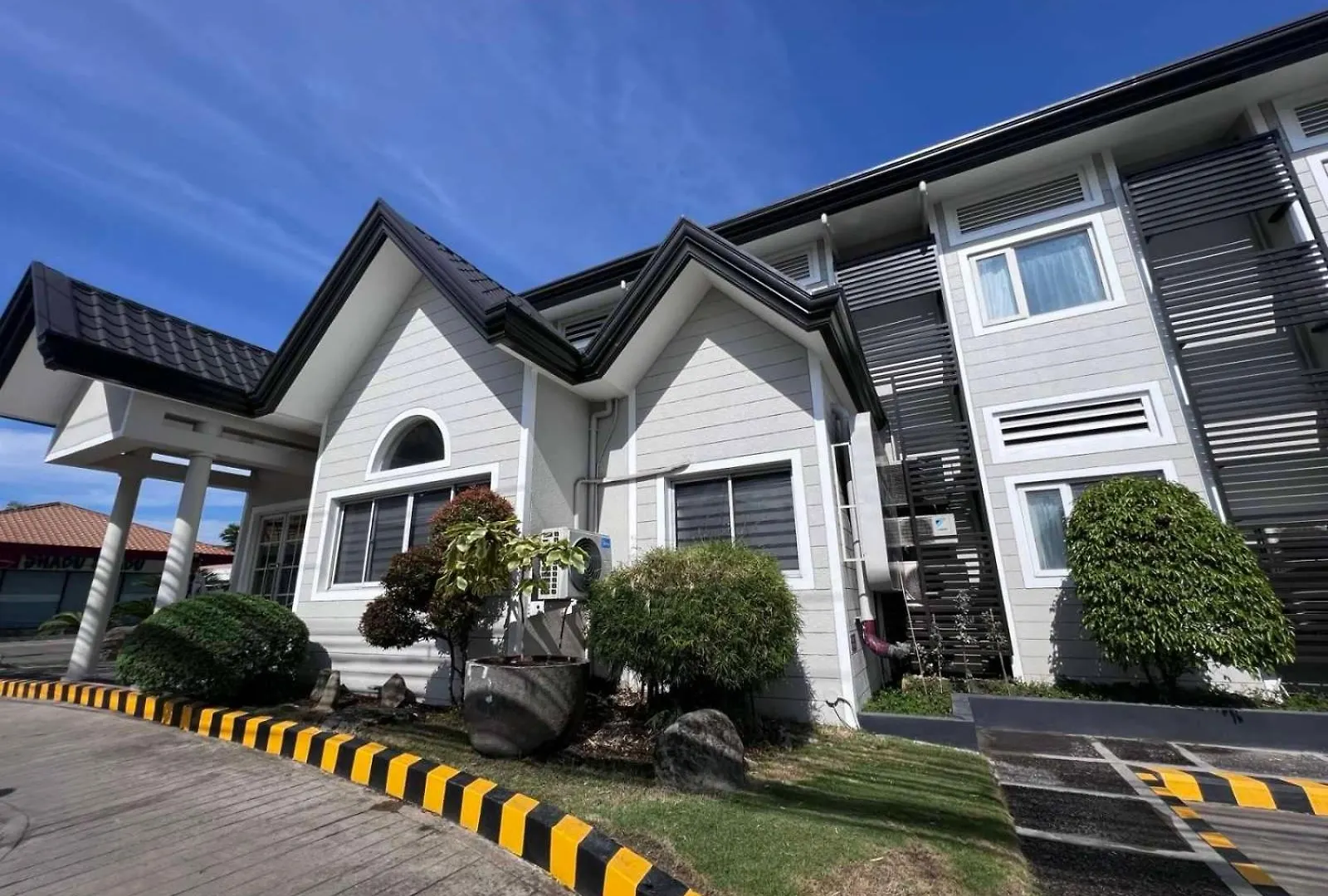 Hotel Microtel By Wyndham Davao