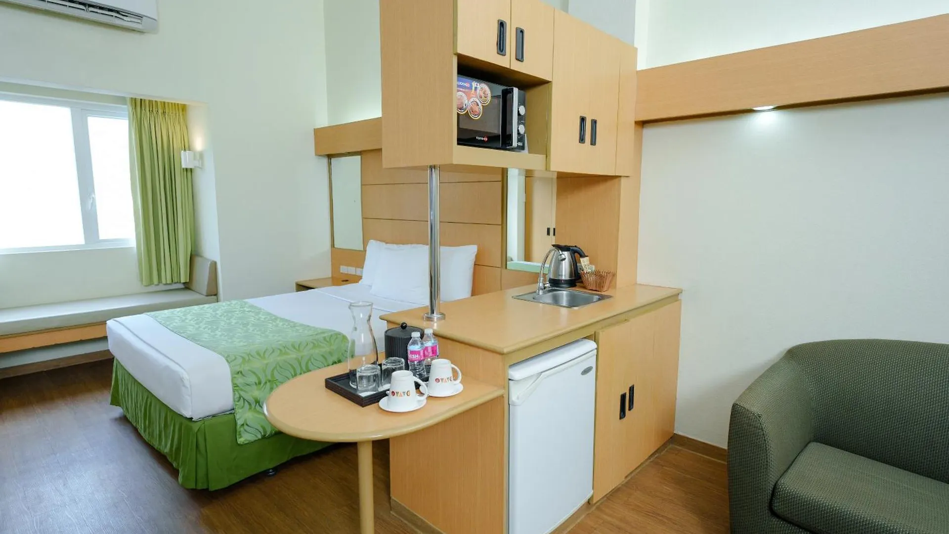 Hotel Microtel By Wyndham Davao