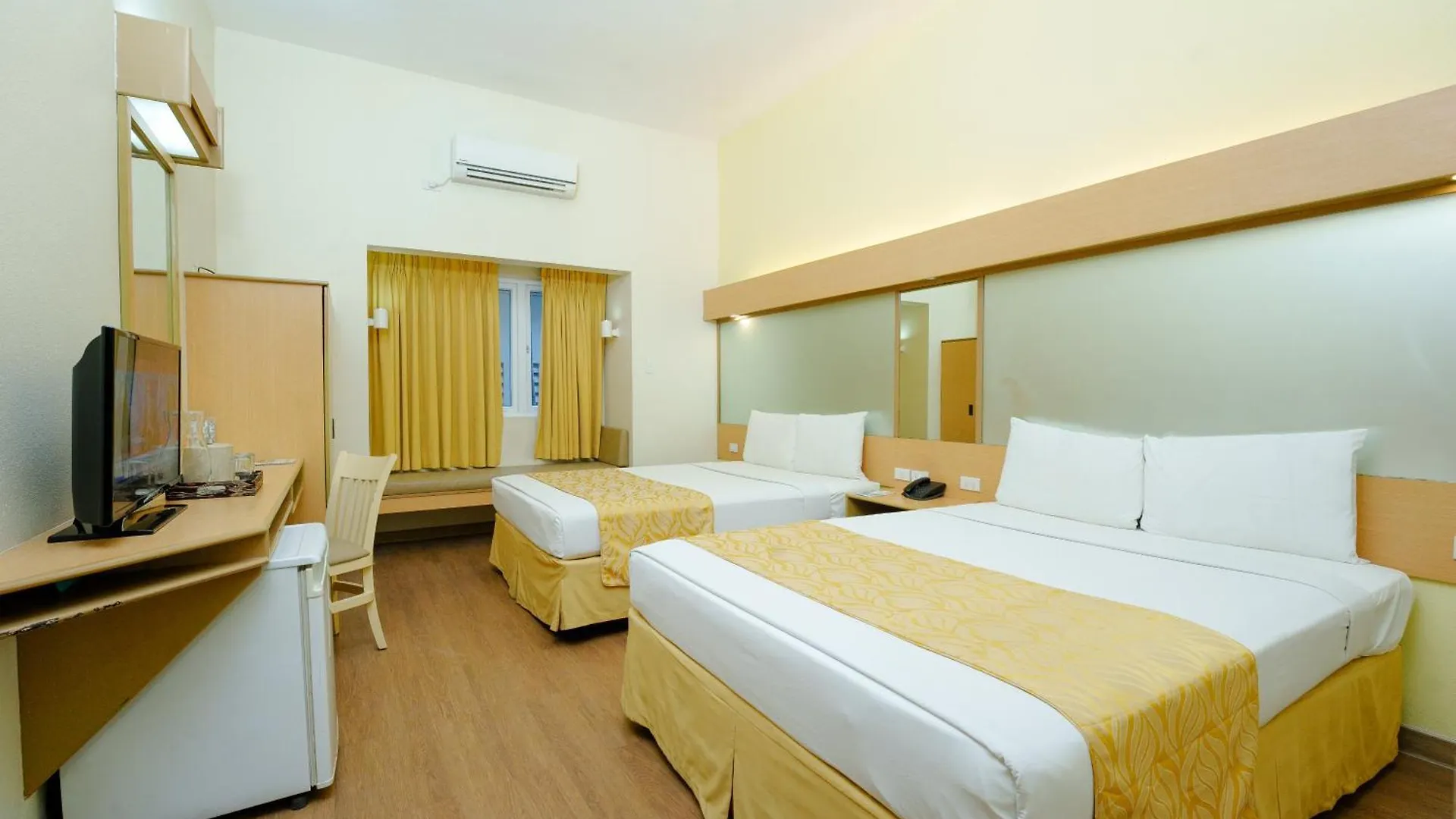 Microtel By Wyndham Davao 3*,