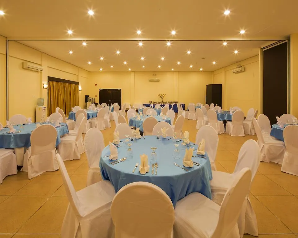 Hotel Microtel By Wyndham Davao